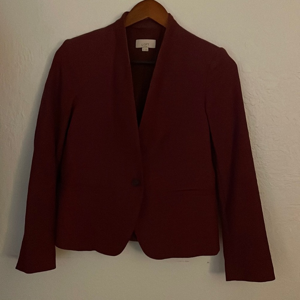 Beautiful blazer.
